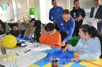 Podporu handicapovaných cítime aj na ihrisku, hovoria Hrošovský a Švento