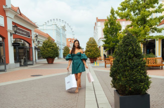 Týždeň v Parndorfe odštartoval DJ EKG. Počas Late Night Shopping Days nakúpite v zľavách až do -80 %