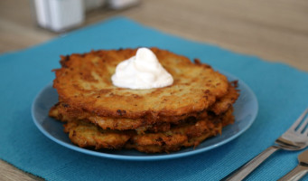 Recept na tradičné domáce zemiakové placky so syrom