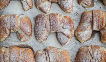 Kysnuté škoricové mašle: Voňavé pečivo ako od babičky, ktorému sa nedá odolať!