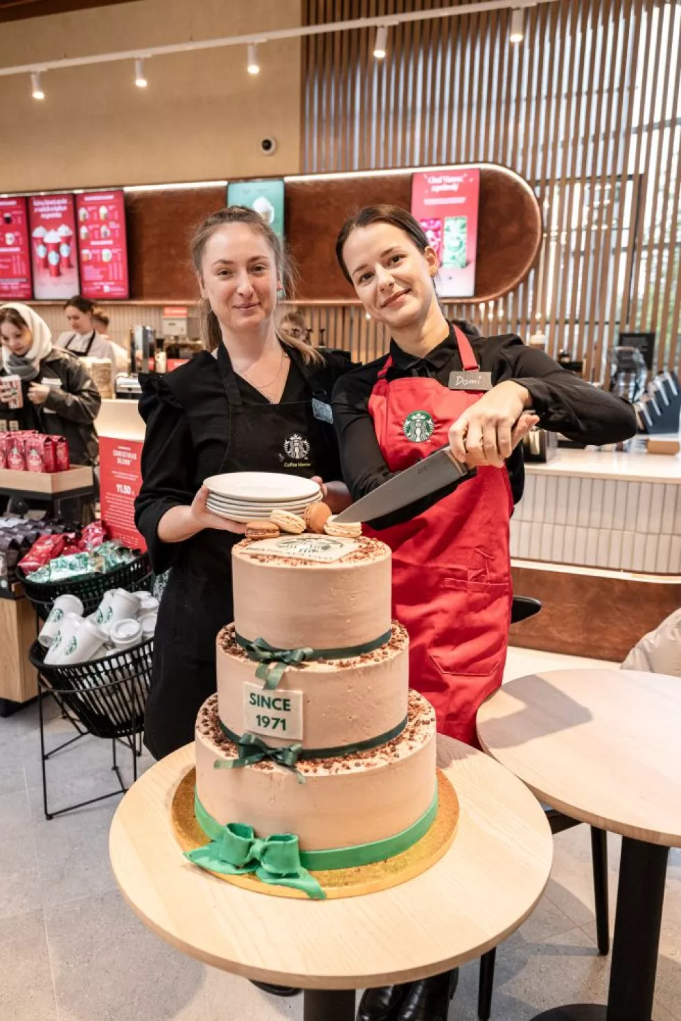Starbucks Bratislava Vivo otvorenie torta