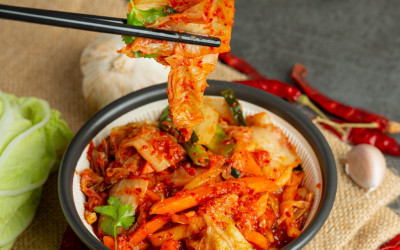 Kimchi: Prečo by tento fermentovaný poklad nemal chýbať v tvojej kuchyni?