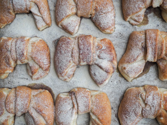 Kysnuté škoricové mašle: Voňavé pečivo ako od babičky, ktorému sa nedá odolať!