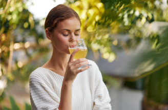 Kombucha na vlasy: Ako fermentované prísady dopĺňajú vlasovú starostlivosť?