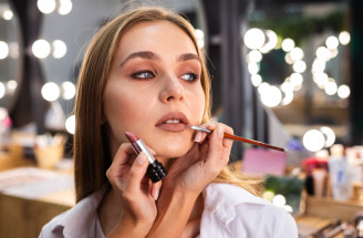Make-up, ktorý zvládne pot, vodu aj horúce dni