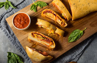 Slaný závin Stromboli: Chutí ako talianska pizza, no prekvapí vlastným štýlom