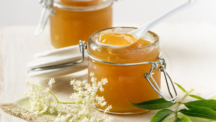 Recept na bazový džem z kvetov: Chutí presne ako od babičky!