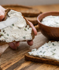Bryndzová nátierka – 5 receptov, ktoré si doma obľúbite