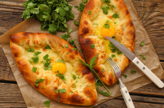 Recept na chačapuri: Nauč sa pripraviť syrovú lodičku z Gruzínska krok za krokom