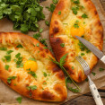 Recept na chačapuri: Nauč sa pripraviť syrovú lodičku z Gruzínska krok za krokom
