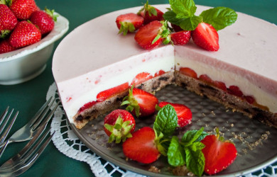 Jahodový cheesecake bez múky – dokonalý dezert na jarné i letné maškrtenie