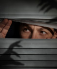 Paranoidná porucha osobnosti: Ako ju rozoznať a čo s ňou robiť?