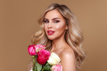 Nalíč sa s Janou Hrmovou a Dermacol Imperial Rose