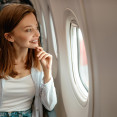 Sedadlo v lietadle: Ktoré si vybrať, ak sa chcete vyspať alebo vyhnúť turbulenciám