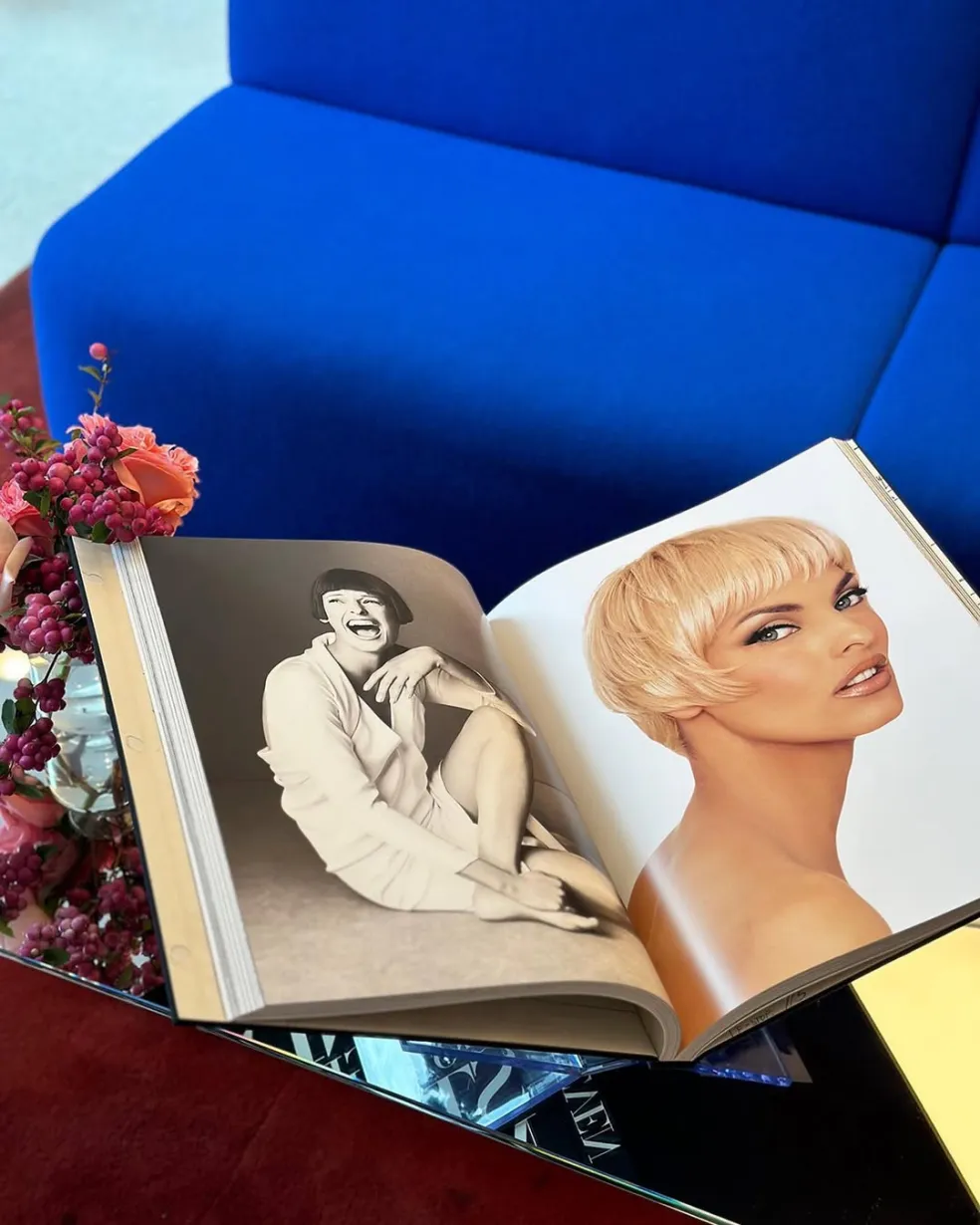 Linda Evangelista modeling