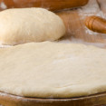 Univerzálne cesto na pizzu i žemle: Len zo 4 surovín!