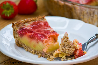 Recept na jahodový koláč s kokosovým pudingom