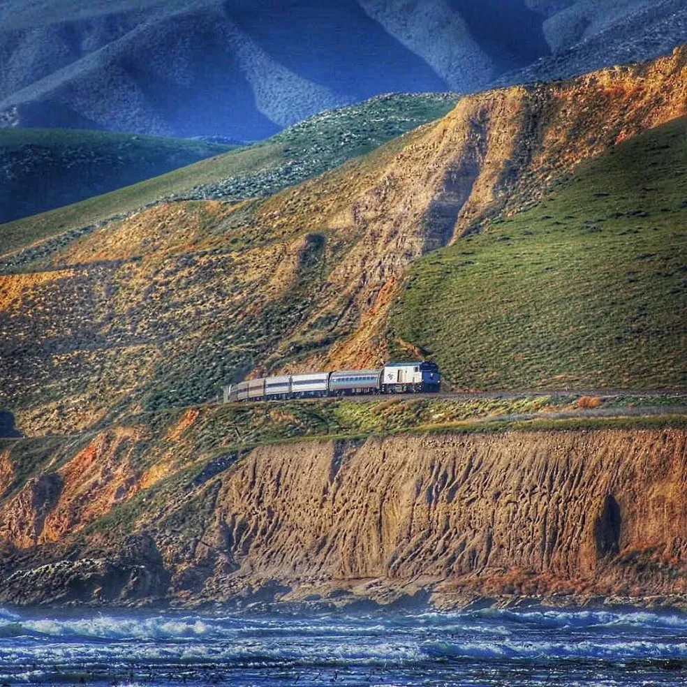vlak Coast Starlight