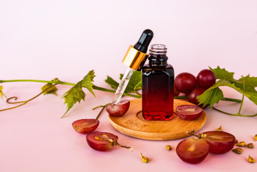 Resveratrol v kozmetických produktoch: Čo dokáže urobiť pre tvoju krásu?
