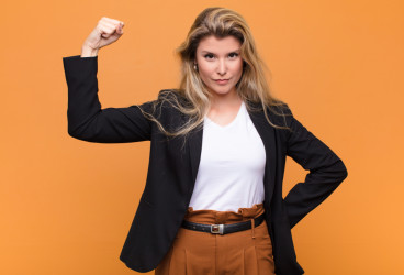 Keď žena zarába viac ako muž: Môže to spôsobovať problémy vo vzťahu či manželstve?