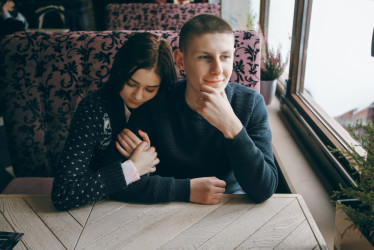 Situationship: Prečo nás bolí viac ako oficiálny rozchod?