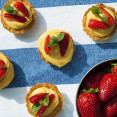 Recept: Osviežujúce jahodové tartaletky s vanilkovým krémom