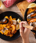 Paella s mořskými plody – chuť moře na vaší pánvi