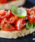 Rajčatová bruschetta jako v Itálii: Tipy na přípravu i moderní verze