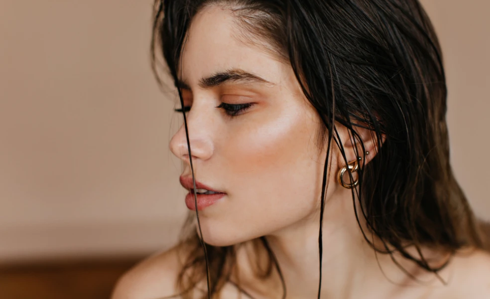 nahý make-up