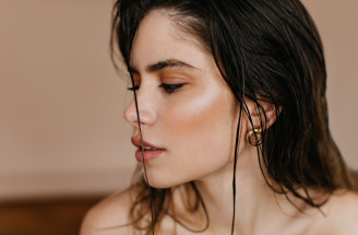 Nahý make-up: Ako docieliť prirodzený vzhľad, ktorý očarí