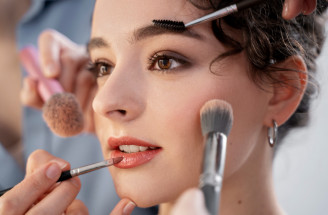 Make-up, ktorý naozaj vydrží – čo robiť?