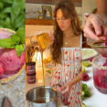 Letný nealkoholický mocktail s mätovým sirupom a malinovým sorbetom