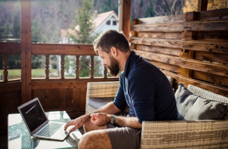 Muž s terapeutom ako nový ideál? Prečo nás emocionálna inteligencia priťahuje viac než svaly