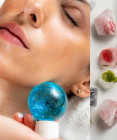 Domácí chladivé beauty triky na léto – od sprejů po ledové lžičky