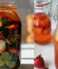Domácí jahodový ocet: Recept, využití a přínosy pro zdraví