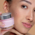 Pleťový krém na zmiešanú pleť – ako nájsť rovnováhu medzi suchým a mastným?