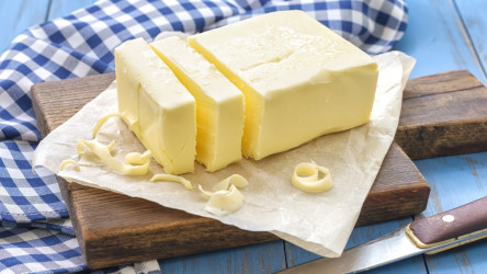 Málokto dokáže rozoznať poctivé a kvalitné maslo od falošného. Čo ho odhalí?