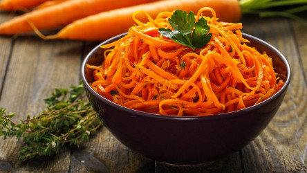 RECEPT: Mrkvový šalát ideálny na grilovačku alebo ako príloha k mäsu