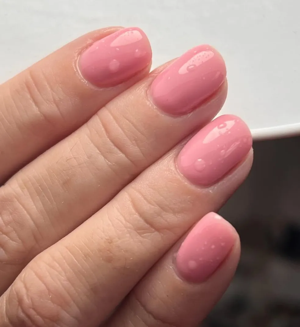 rose water manikúra