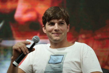 Bojuje s ňou aj herec Ashton Kutcher – čo je vaskulitída a aké môže mať prejavy?