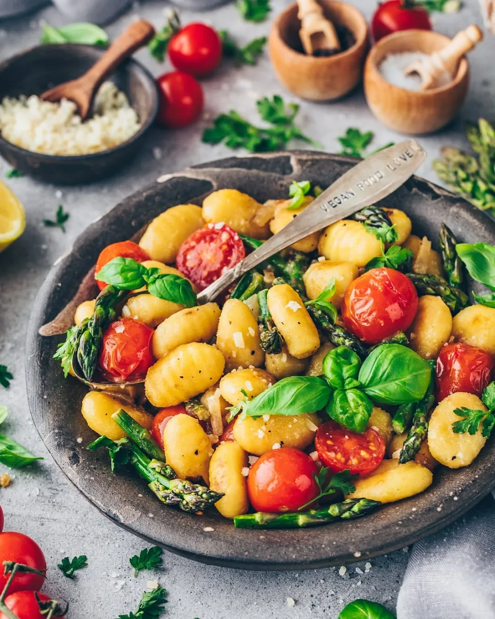gnocchi so špargľovou restovanou zmesou