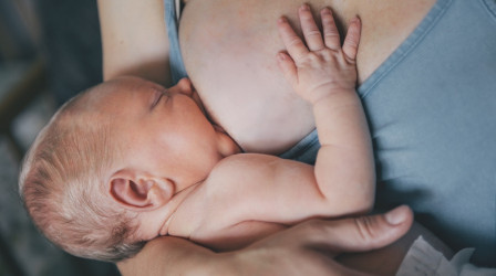 Dojčenie so sebou môže priniesť viaceré zmeny týkajúce sa tela ženy. Aké?