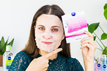 VIDEO: 10-minútová rozjasňujúca textilná maska URBAN SKIN od značky Nivea