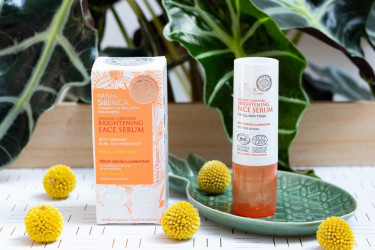 TEST: Rozjasňujúce pleťové sérum pre všetky typy pleti od Natura Siberica