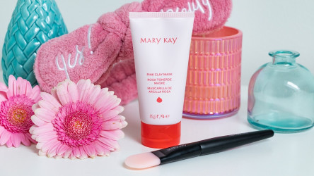 TEST: Ružová ílová maska a silikónový aplikátor od Mary Kay