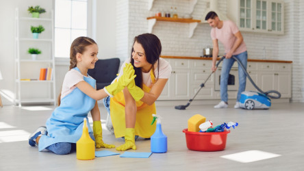 Upratovanie domácnosti krok po kroku: S týždenným plánovačom ti nič neujde!