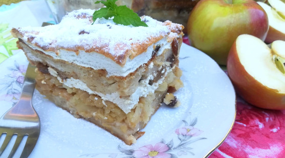Recept na žemľovku s tvarohom a jablkami: Chutí ako od babičky!