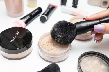 TEST: Hodvábny sypký púder od Mary Kay