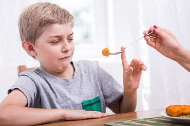 Vyberavosť v jedle u detí: Čo s ňou robiť podľa nových štúdií?