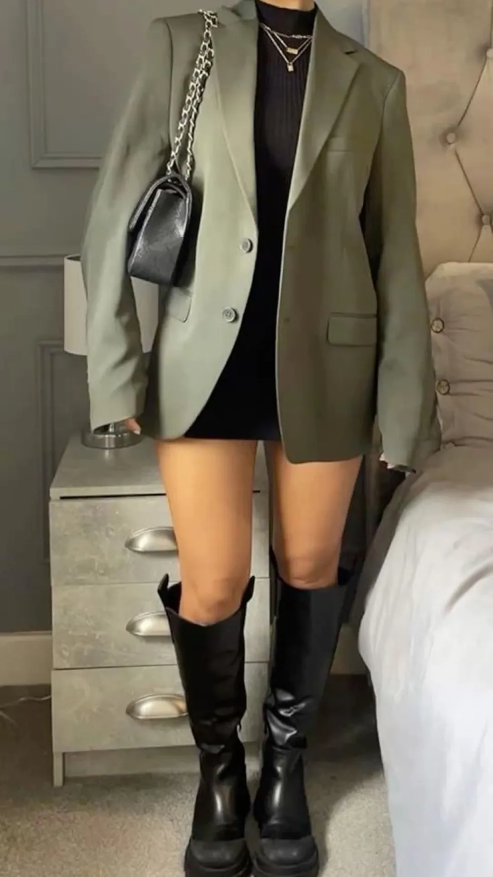 šaty s oversized blazerom